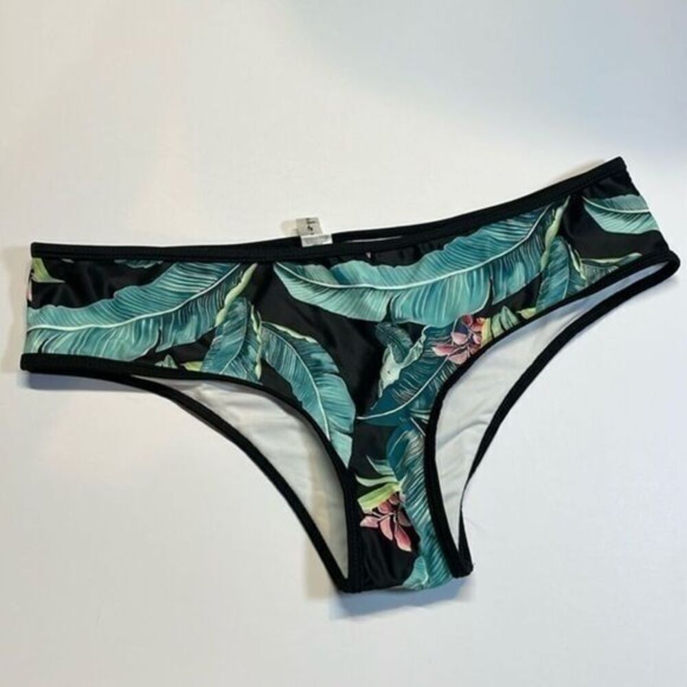 Cupshe women’s bikini bottoms. Tropical print. Black/green lined size L NWOT